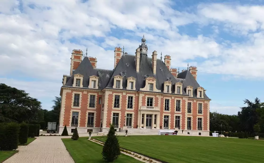Château de Nainville-les-Roches, lieu de réception en Essonne pour mariages animés par Célébrason