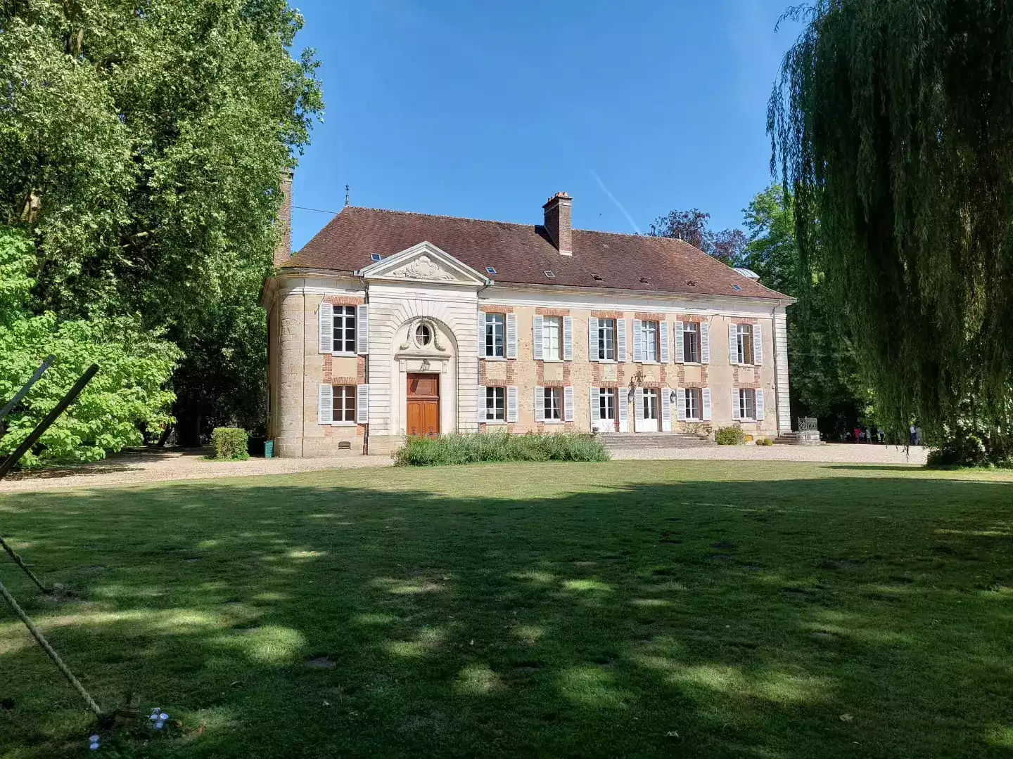 Domaine de Vauluisant dans l’Yonne, mariage avec sonorisation et lumière Célébrason