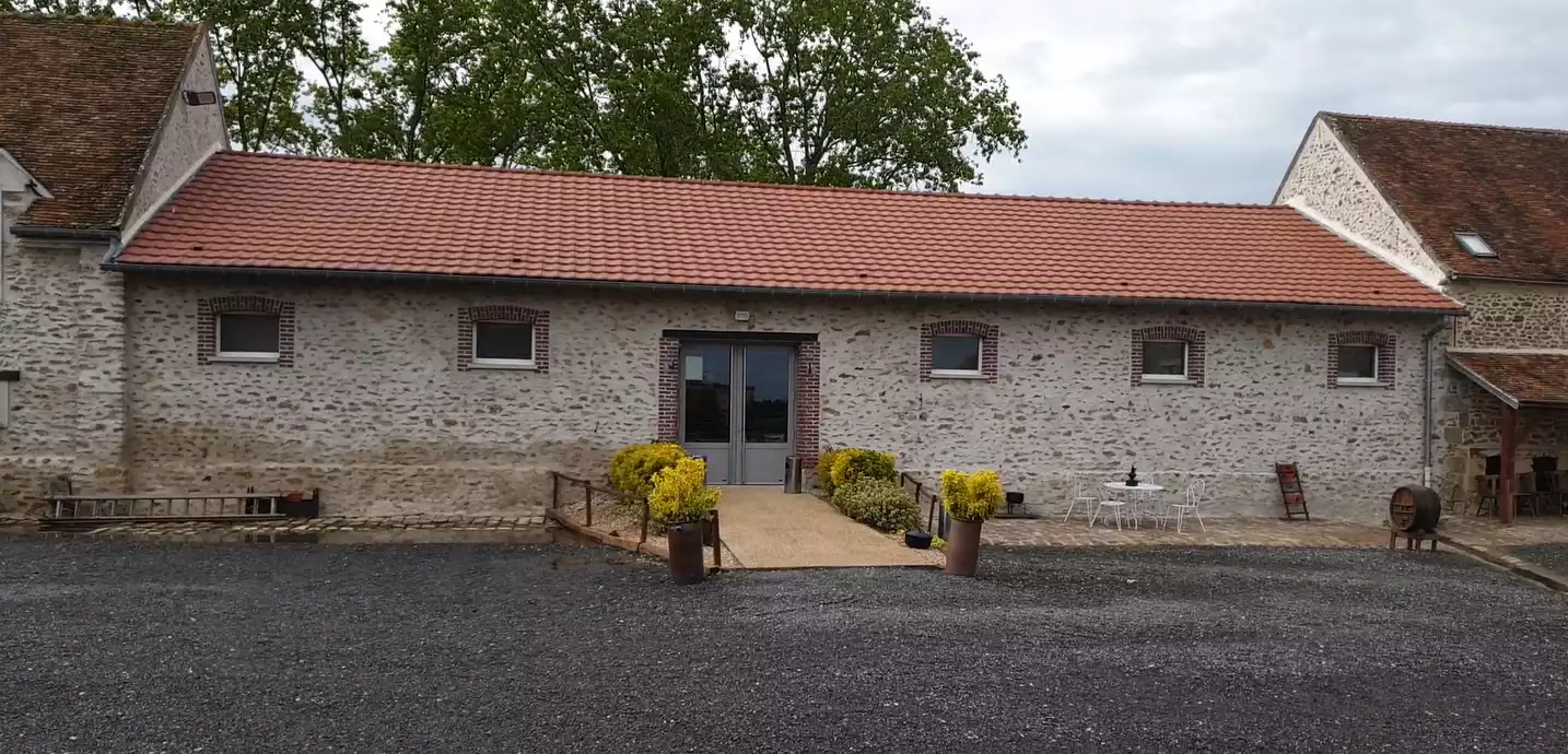 Ferme de Jean Grogne en Seine-et-Marne, salle de réception pour mariages avec DJ Célébrason